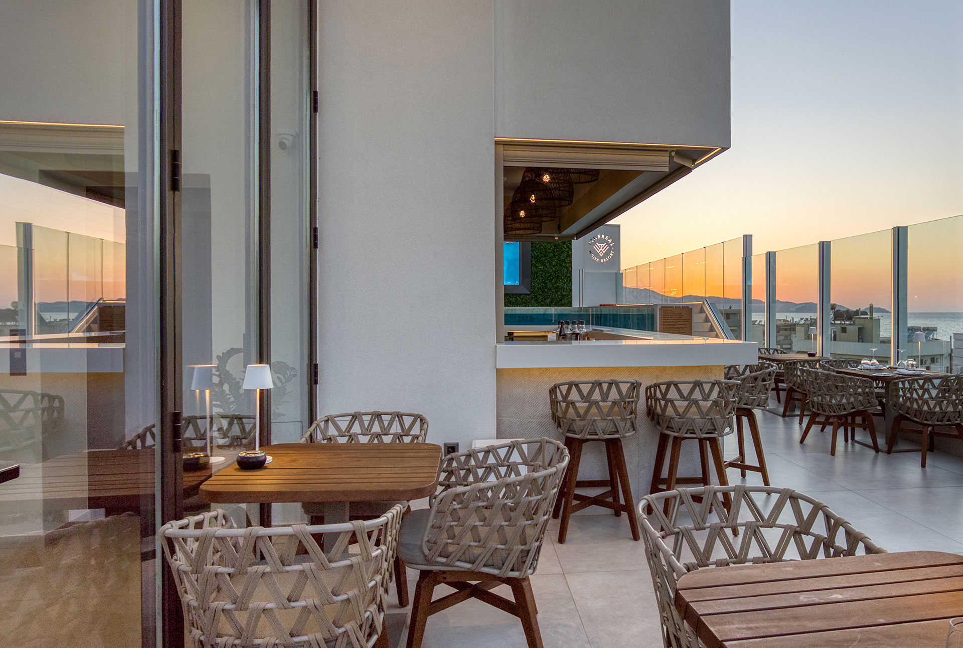 Sky Bar Atmosphere