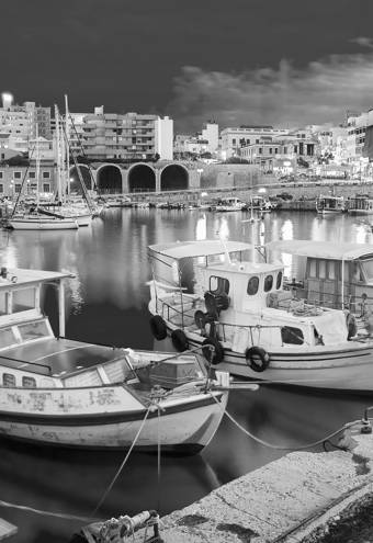 Black and white photo of the Heraklion old harbour